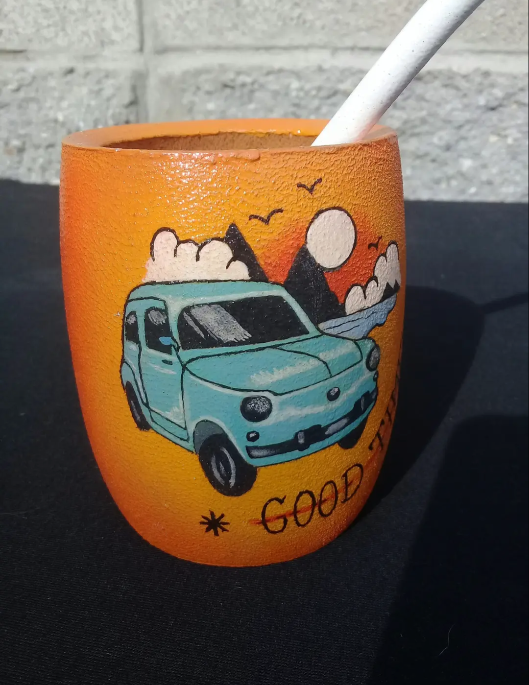 Mate pintado a mano con diseño Good Time